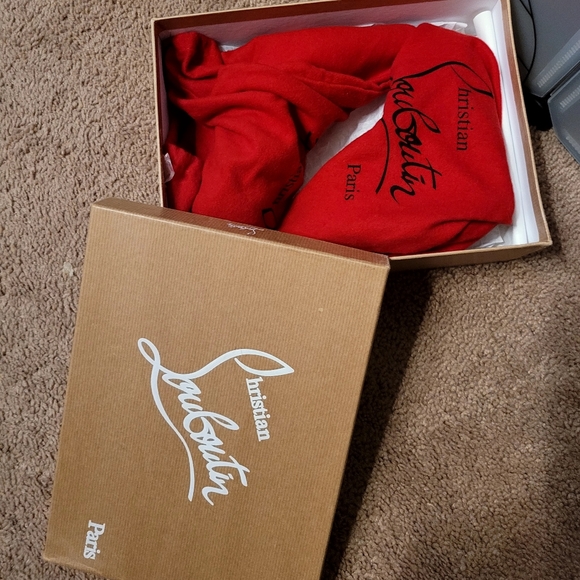 SPECIAL PRICE! 4 ONLY 2 DAYS! Authentic Christian Louboutin's Size 39/8 US - Picture 15 of 15